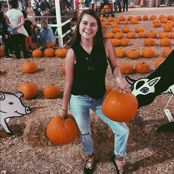 Profile Picture of Brittany Westerfield (@brit_west) on Poshmark