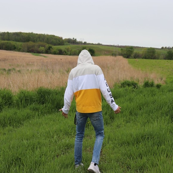 Profile Picture of Gatlin Menninga (@gatlinmenn) on Poshmark