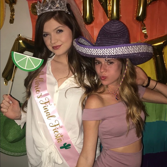 Profile Picture of Sarah Sladick (@sarsladick) on Poshmark