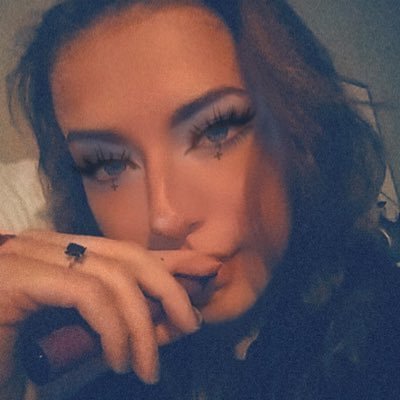 Profile Picture of Laura  🤍 (@lala__bryant) on Twitter