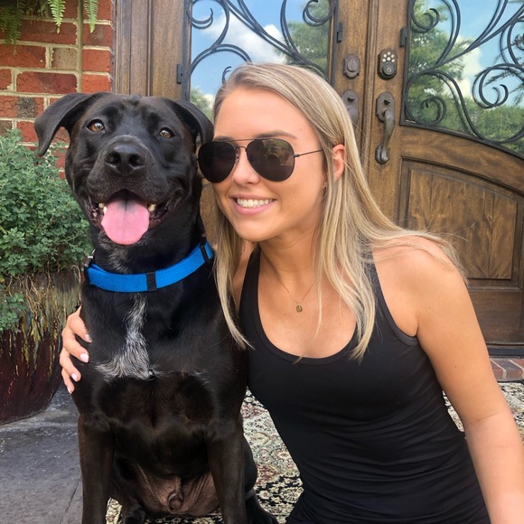 Profile Picture of Jenna Laskowski (@laskowskijn) on Poshmark