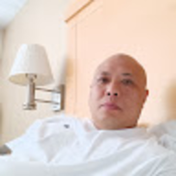 Profile Picture of Jim Ly (@jimmyly2320) on Poshmark