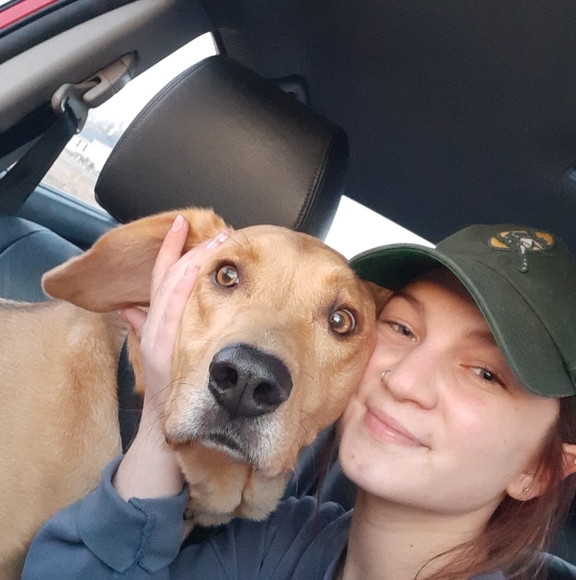 Profile Picture of Ashley Pollaski (@pollaskia) on Poshmark