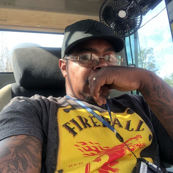 Profile Picture of Leon Thomas (@leonthomas7923) on Poshmark