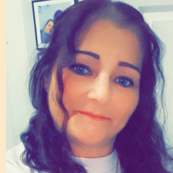 Profile Picture of Tabitha Hamby (@tabby_1109) on Poshmark