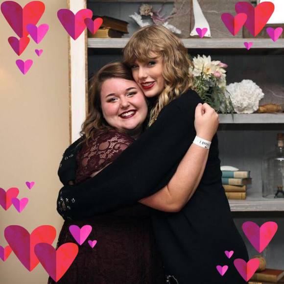 Profile Picture of Julia Bernoski (@mouseroxs) on Poshmark