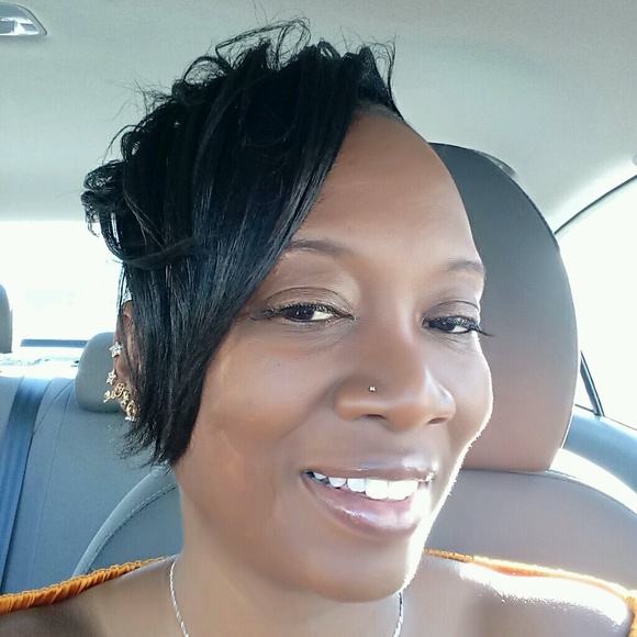 Profile Picture of Kenyetta Sims (@kbs77) on Poshmark