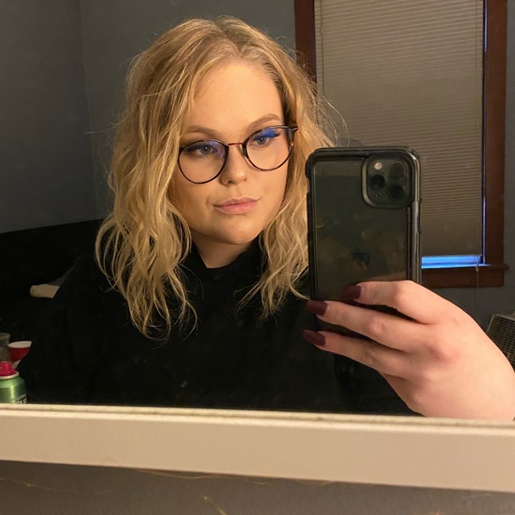 Profile Picture of Madison Supplee (@madisonsupplee) on Poshmark
