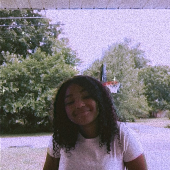 Profile Picture of Alivia Glasgow (@aliviag1) on Poshmark