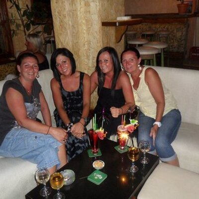 Profile Picture of Carly Beard (@ylracdraeb) on Twitter