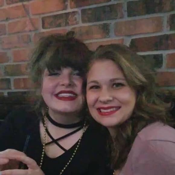 Profile Picture of Jessie Craigen (@jessiecraigen) on Poshmark