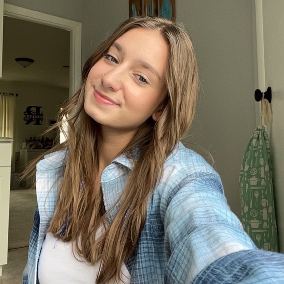 Profile Picture of Kylie Hahn-rohrer (@khahn5306) on Poshmark