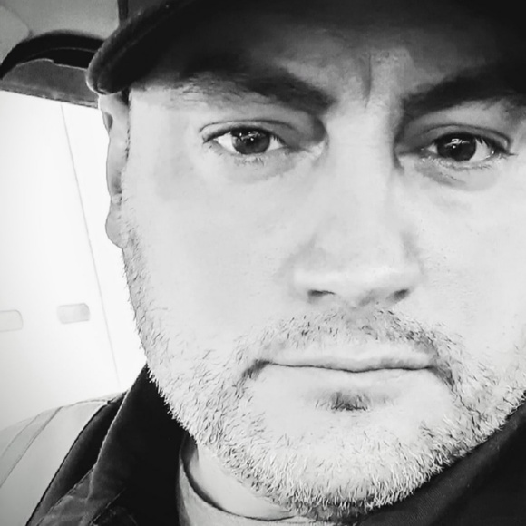 Profile Picture of Eric Bosley (@ecbman39) on Poshmark