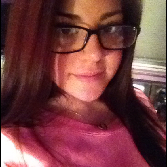 Profile Picture of Katie Accarino (@diorxkindaxgirl) on Poshmark
