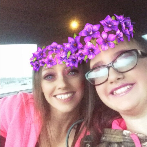 Profile Picture of Jodi Holt (@shawnjo) on Poshmark