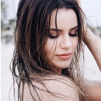 Profile Picture of Valerie (@reeder4ever) on Twitter