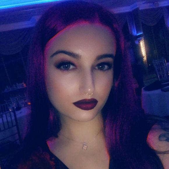 Profile Picture of Juliet Capulet (@capuletx825) on Poshmark