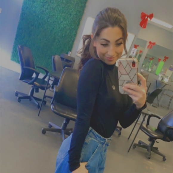 Profile Picture of Bianca Baca (@biancabaca) on Poshmark