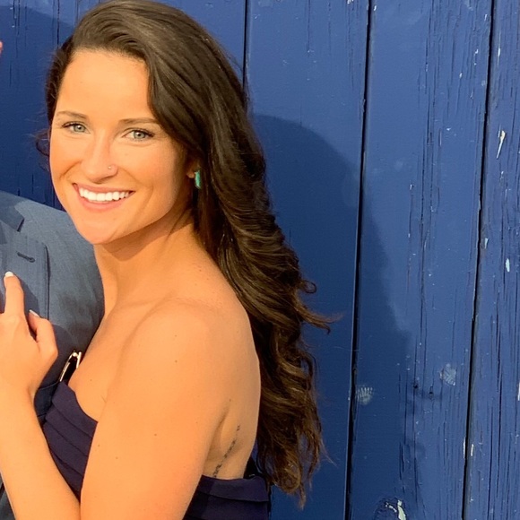 Profile Picture of Rachael Shiflett (@rjshiflett) on Poshmark