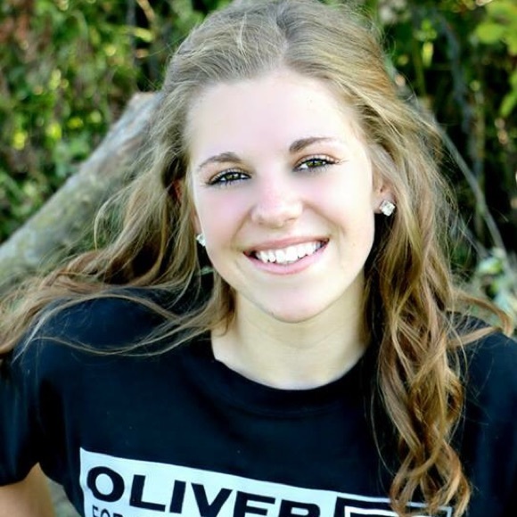 Profile Picture of Haley Huppert (@huppert14) on Poshmark