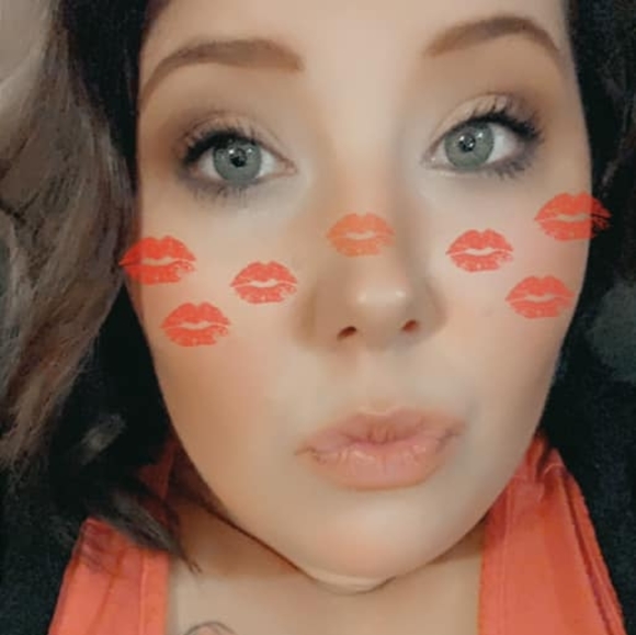 Meghann Myers - Poshmark Profile Picture of Meghann Myers (@meghannmyers) on Poshmark