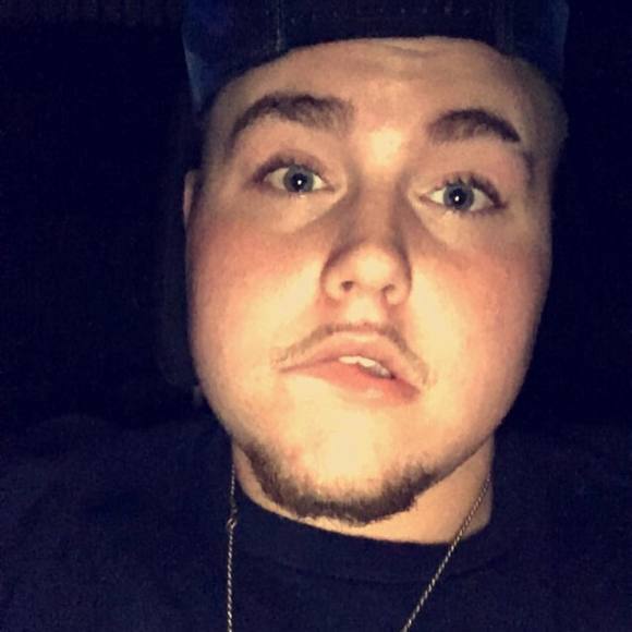 Profile Picture of Chase Phelps (@dishonest_w8s) on Poshmark