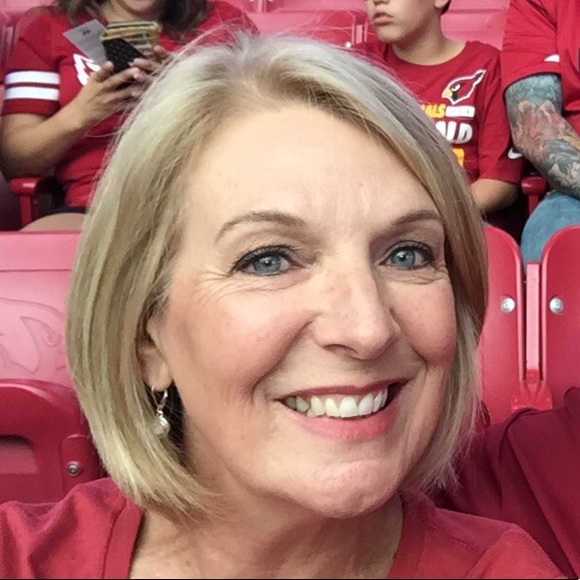 Profile Picture of Heidi Katherman (@hkather) on Poshmark