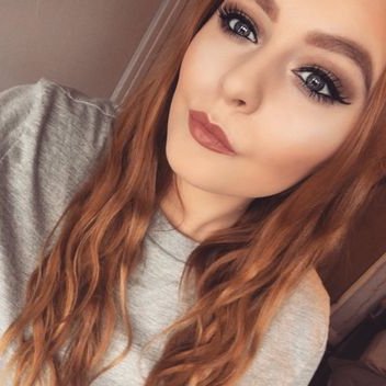 Profile Picture of Simpsons Ivy (@IvySimpsons) on Twitter