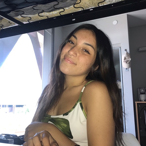 Profile Picture of Allison Chrisman (@amchrisman01) on Poshmark