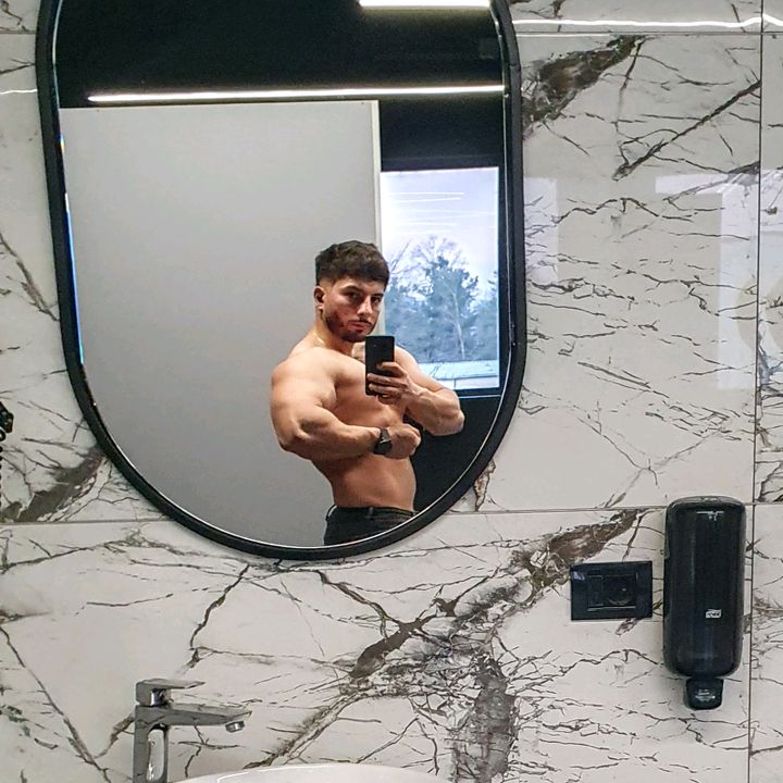 Profile Picture of Robert G (@robert.gb) on Tiktok