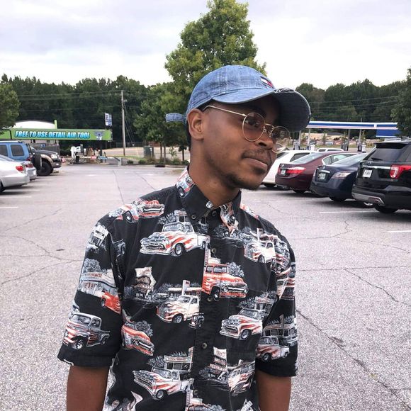 Profile Picture of Dannie Burtts (@dannieburtts) on Poshmark