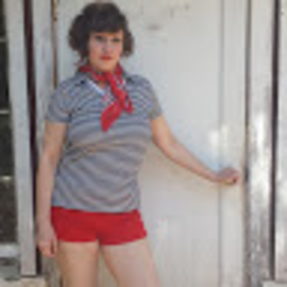 Profile Picture of Sage Rogers (@sagearogers) on Poshmark