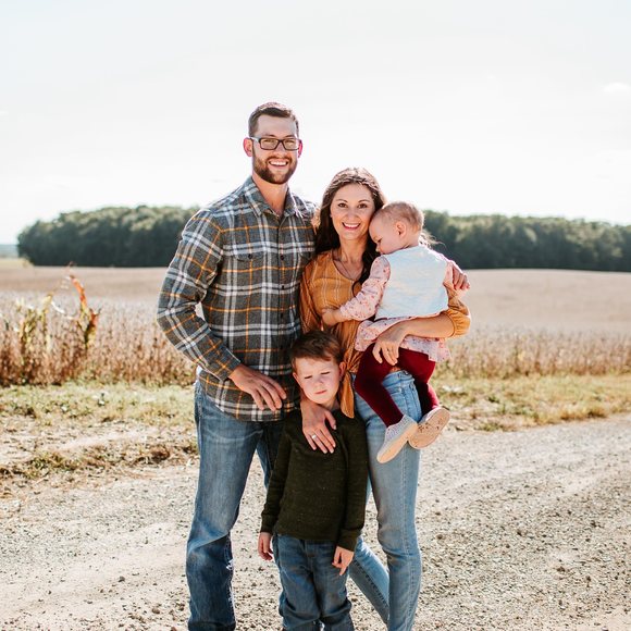 Profile Picture of Kelli Rowley (@kelli_rowley) on Poshmark