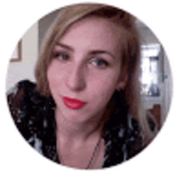 Profile Picture of Emily Andrews (@rhainster) on Poshmark