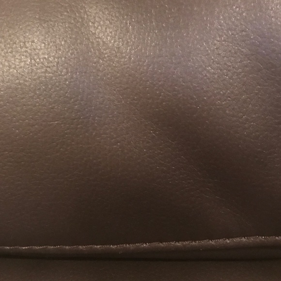 Profile Picture of Terri Fidone (@fidone792) on Poshmark