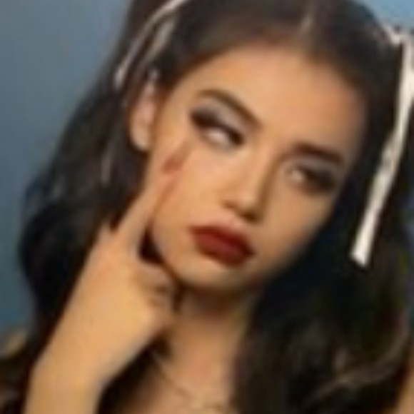 Profile Picture of Bernette James (@bernetrr314) on Poshmark