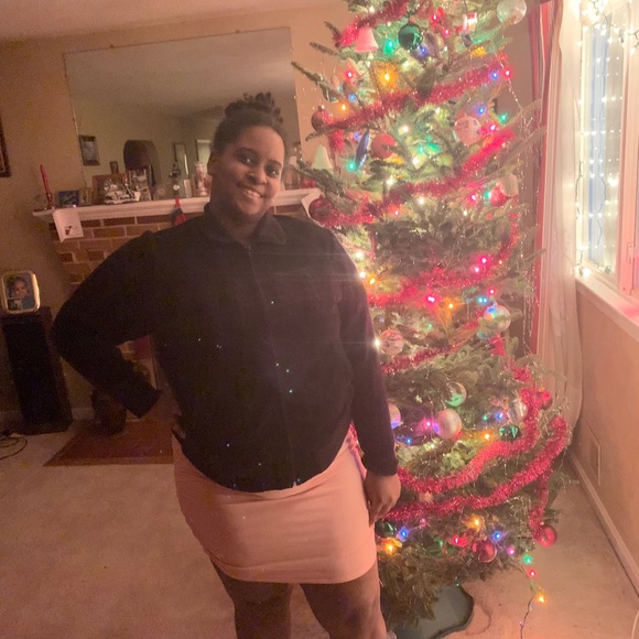 Profile Picture of Sarah Weathersby (@babiigurl1297) on Poshmark