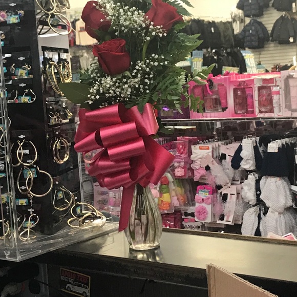 Profile Picture of Katherine Noesi (@kkaterin) on Poshmark