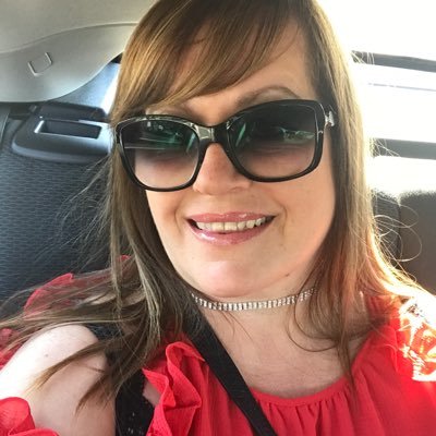 Profile Picture of Yvonne Campbell (@evac41) on Twitter