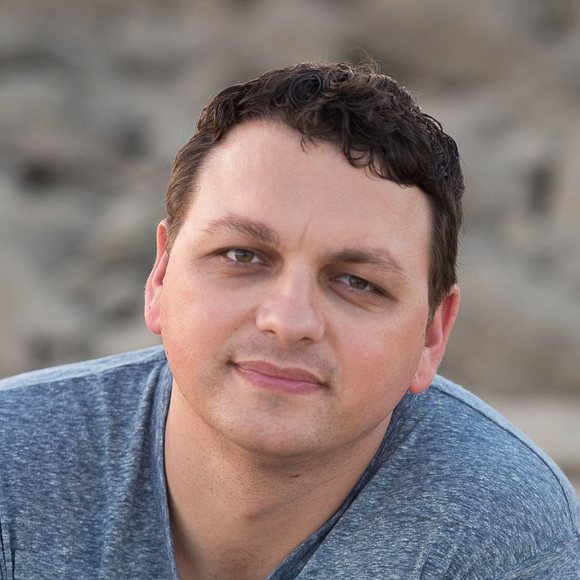 Profile Picture of Daniel Shambra (@dshambra) on Poshmark