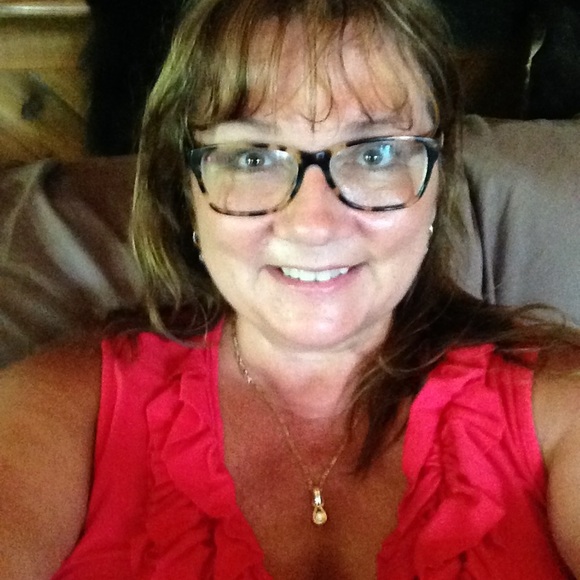 Profile Picture of Regina Sharp (@rejjierush) on Poshmark