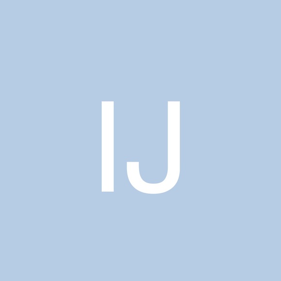 Profile Picture of Ivy Jackson (@ivyelisej) on Poshmark