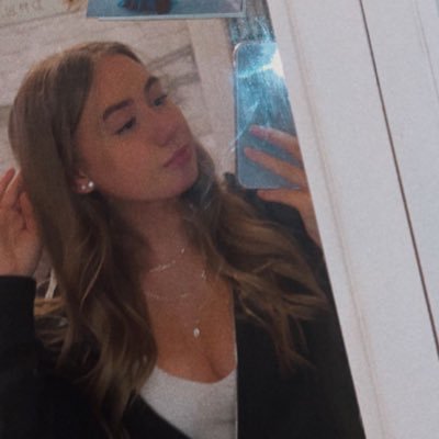 Profile Picture of Alicia Roach (@AliciaRoach15) on Twitter