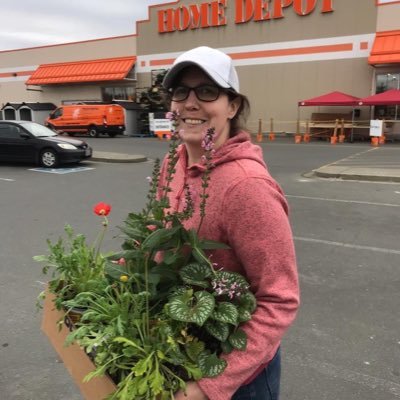 Profile Picture of Lindsay Stack (@Stackie41) on Twitter