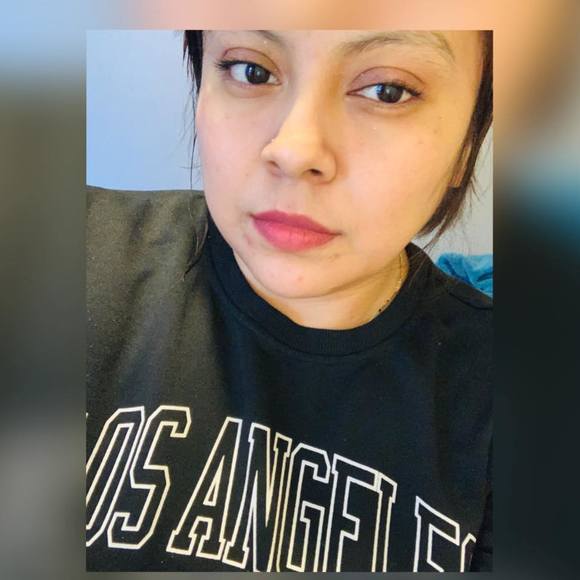 Profile Picture of Yux Hlorenzo (@yuxlorenzo) on Poshmark