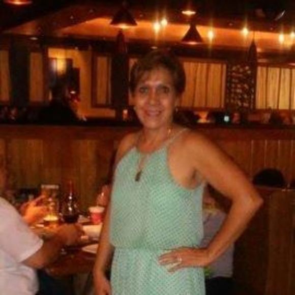 Profile Picture of Yolanda Negron (@sunlight61) on Poshmark