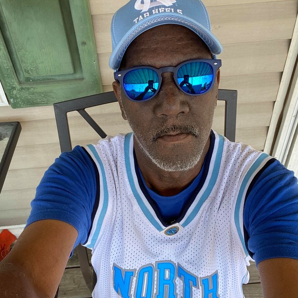 Profile Picture of Robert Kidd (@earlkidd10) on Poshmark