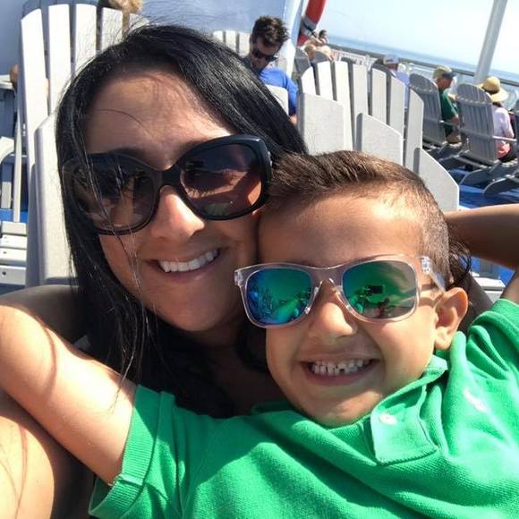 Profile Picture of Melissa Rescigno (@melissar) on Poshmark