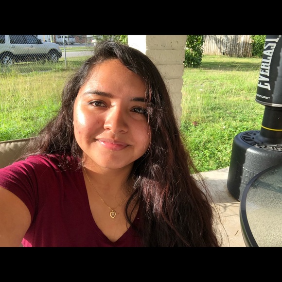 Profile Picture of Genesis Ramirez (@genikitty) on Poshmark