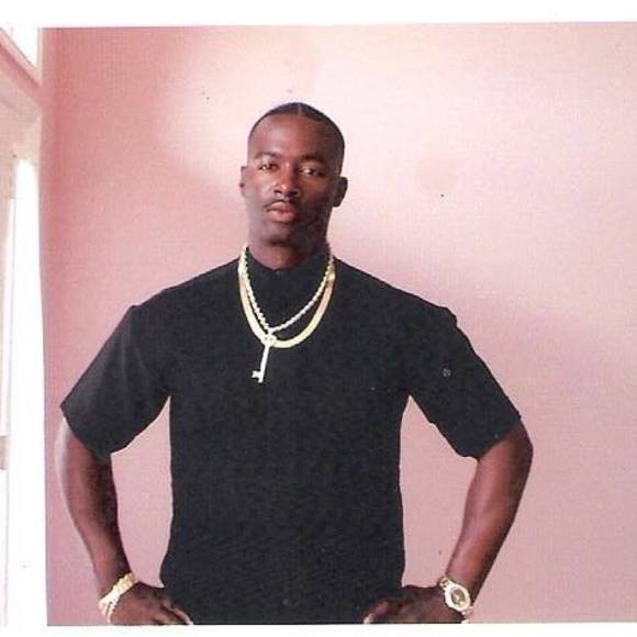 Profile Picture of Andre Carr (@andrecarrent) on Poshmark